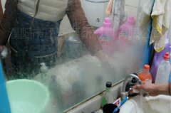 玻璃鏡子長期水紋如何清洗？