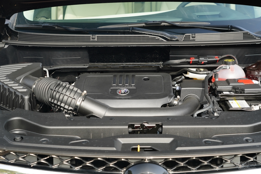 汽車發(fā)動(dòng)機(jī)如何清理？